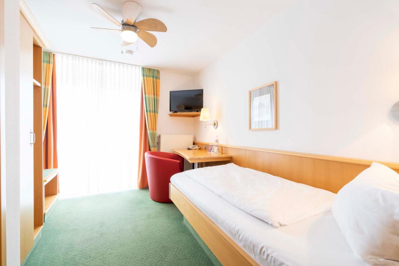 Hotel Brauerei Gasthof Hoehn เมมเมลส์ดอร์ฟ ภายนอก รูปภาพ