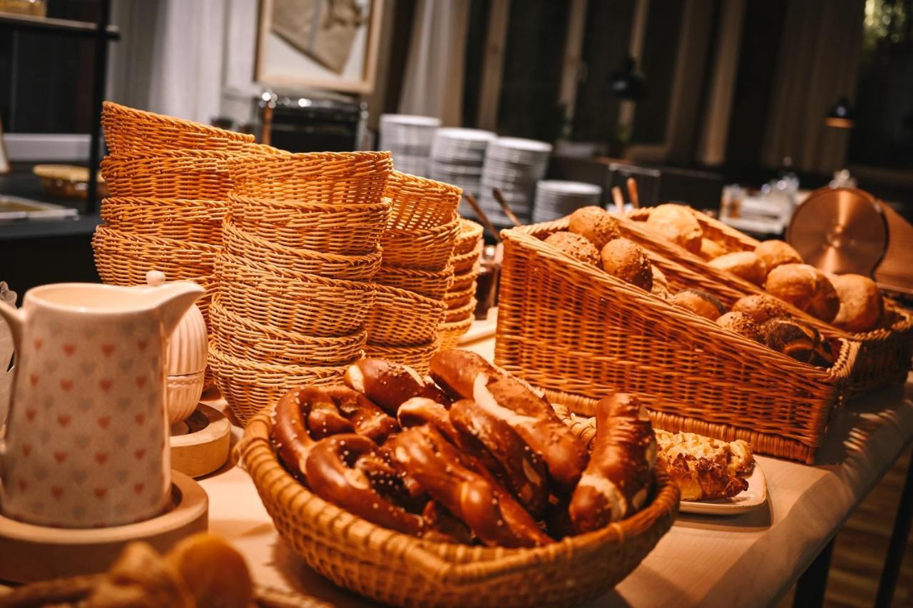 Hotel Brauerei Gasthof Hoehn เมมเมลส์ดอร์ฟ ภายนอก รูปภาพ